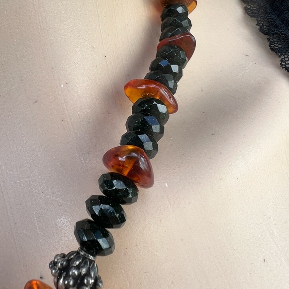 DARK GREEN & AMBER BEADED NECKLACE - Picture 2 of 6